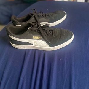 Puma shoes worn only once